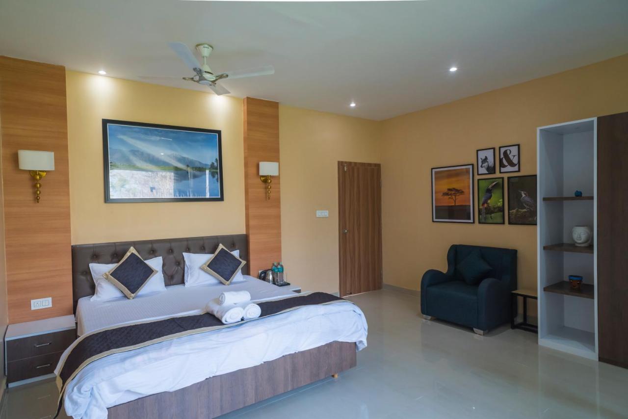 Tusker Tea County Hotel Chālsa Kültér fotó