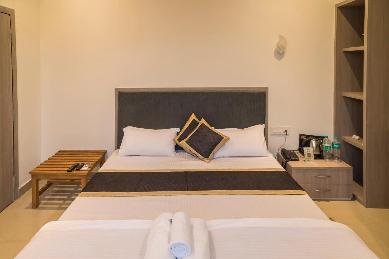 Tusker Tea County Hotel Chālsa Kültér fotó